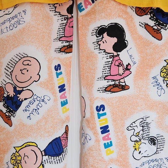 Peanuts Curtain - Picture 5 of 5